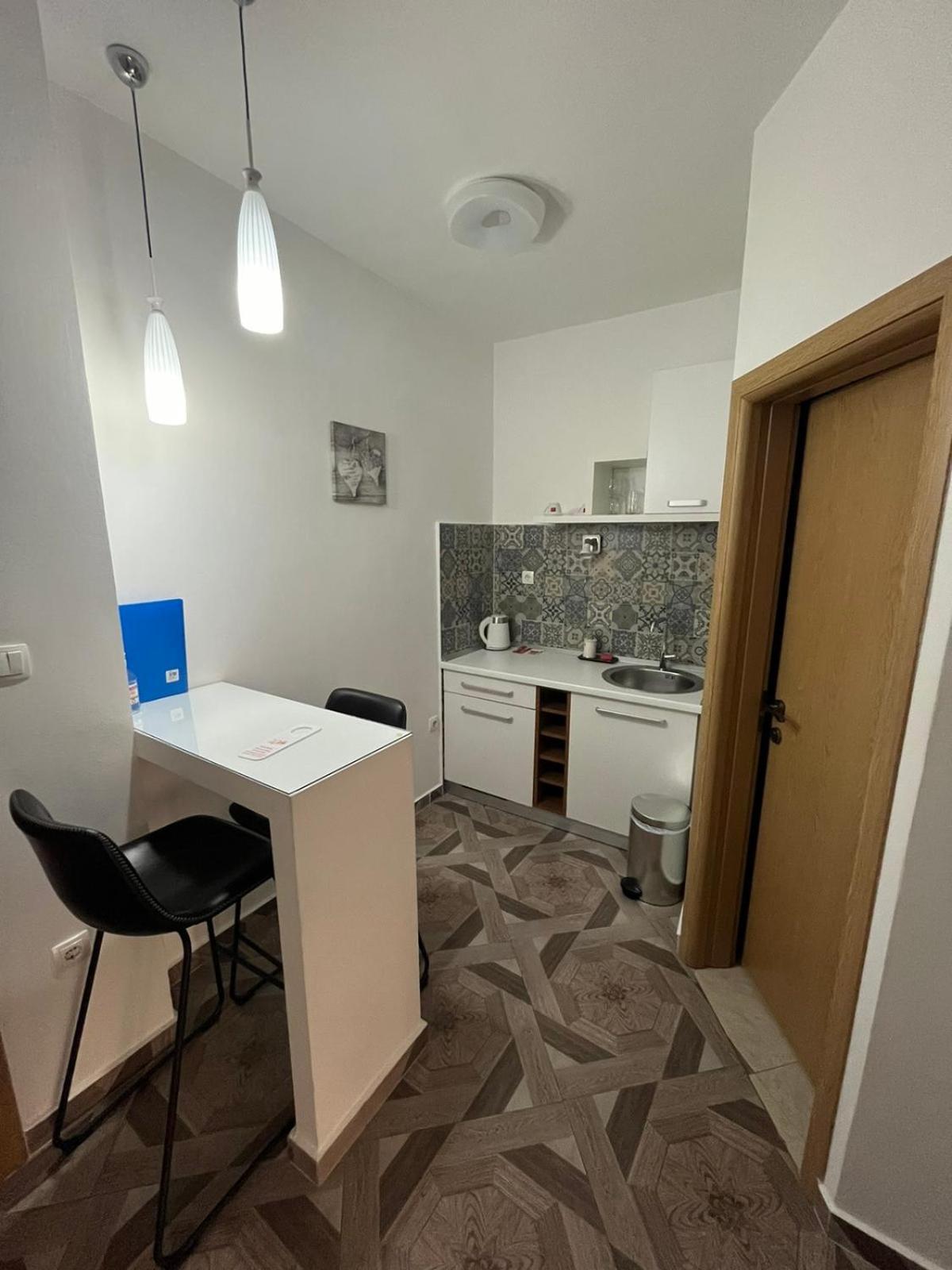 Garni Hotel Tianis Kotor Extérieur photo